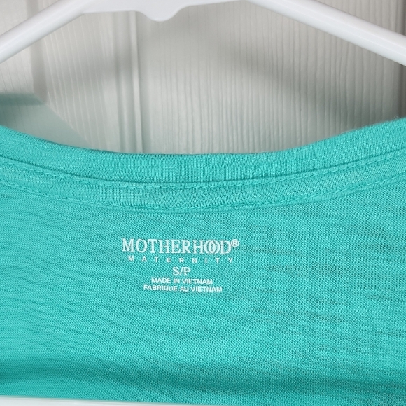 Motherhood Green Ruched T-Shirt with Short Sleeves - Picture 2 of 3